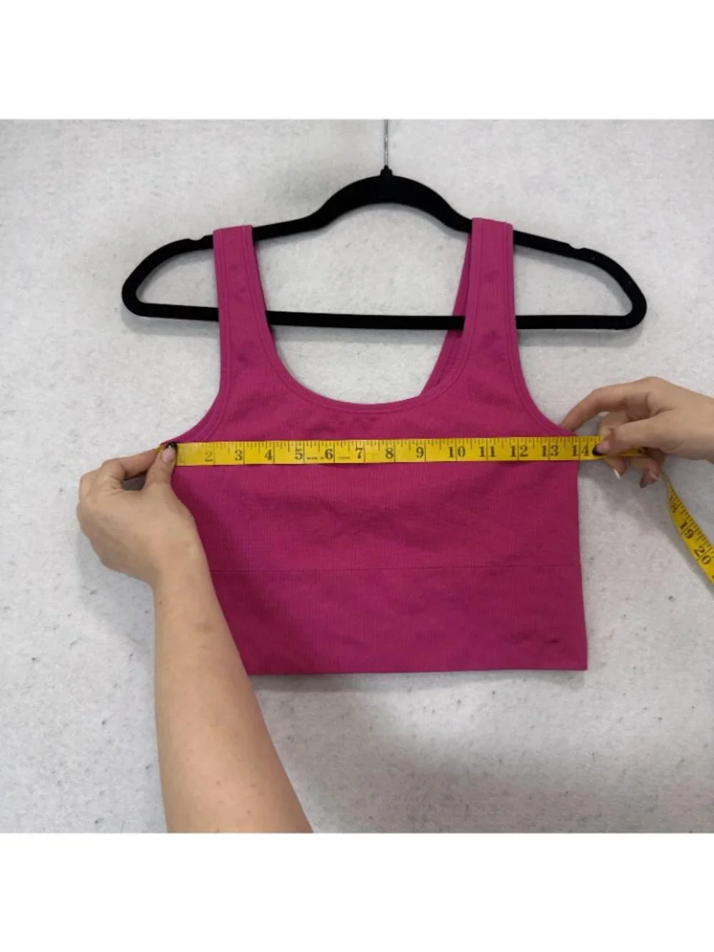 Athleta Sports Bra Womens Medium Pink V Neck Wide Strap Longline Top Yoga